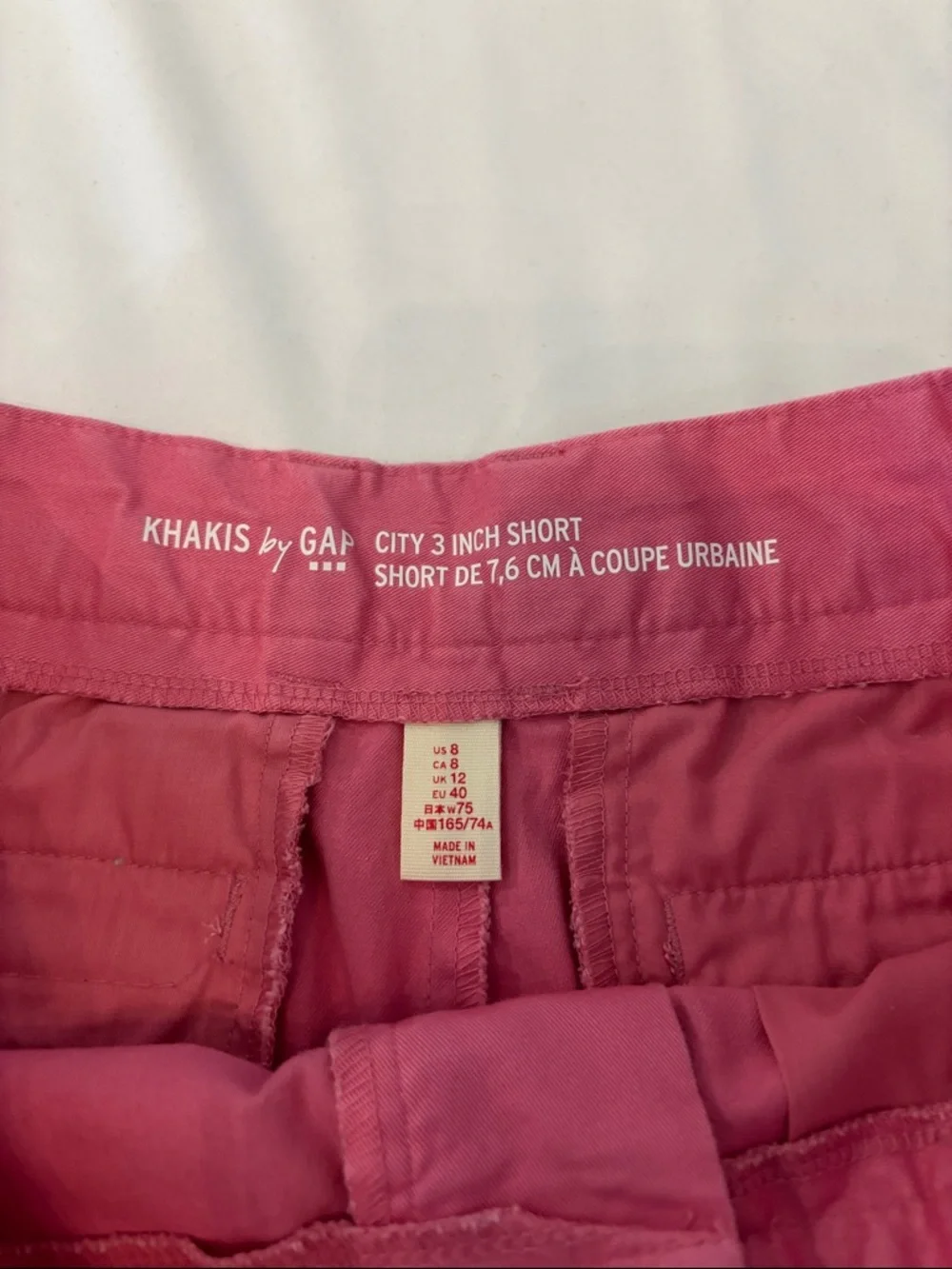 GAP Women's coral 3” Chino Shorts. Size A 8